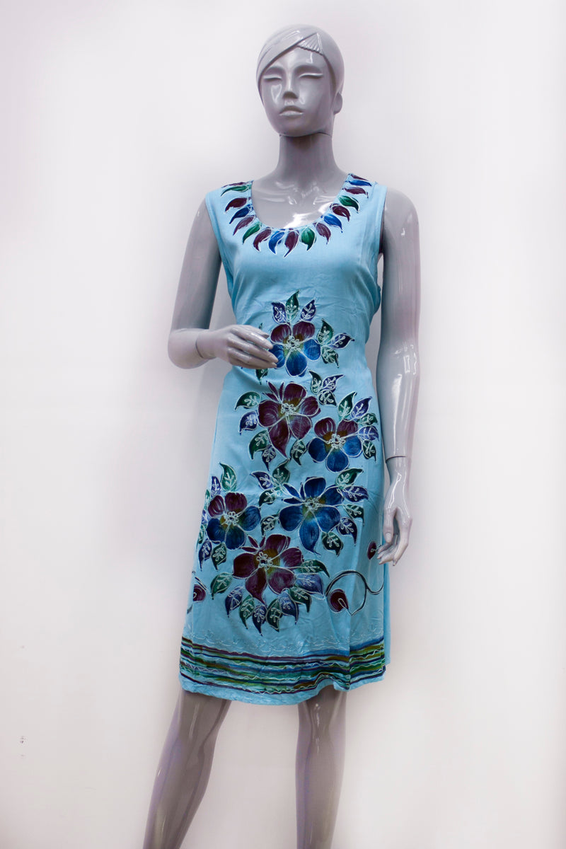 Vestido casual azul con bordado